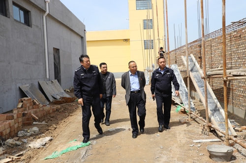 金乡县副县长公安局局长马琨生同志检查指导新拘留所建设工作